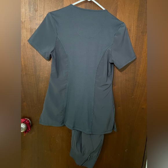 Cherokee Infinity Scrub Set✨ - Picture 3 of 9